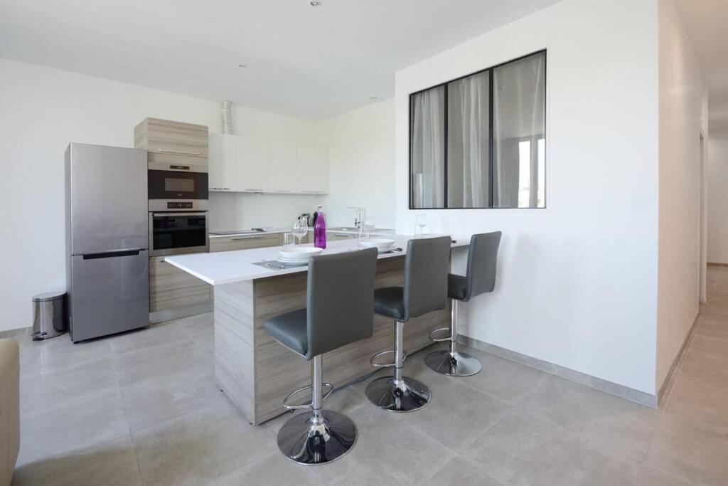 La Ciotat - Magnifique Appartement Climatise Sur Le Port Bagian luar foto