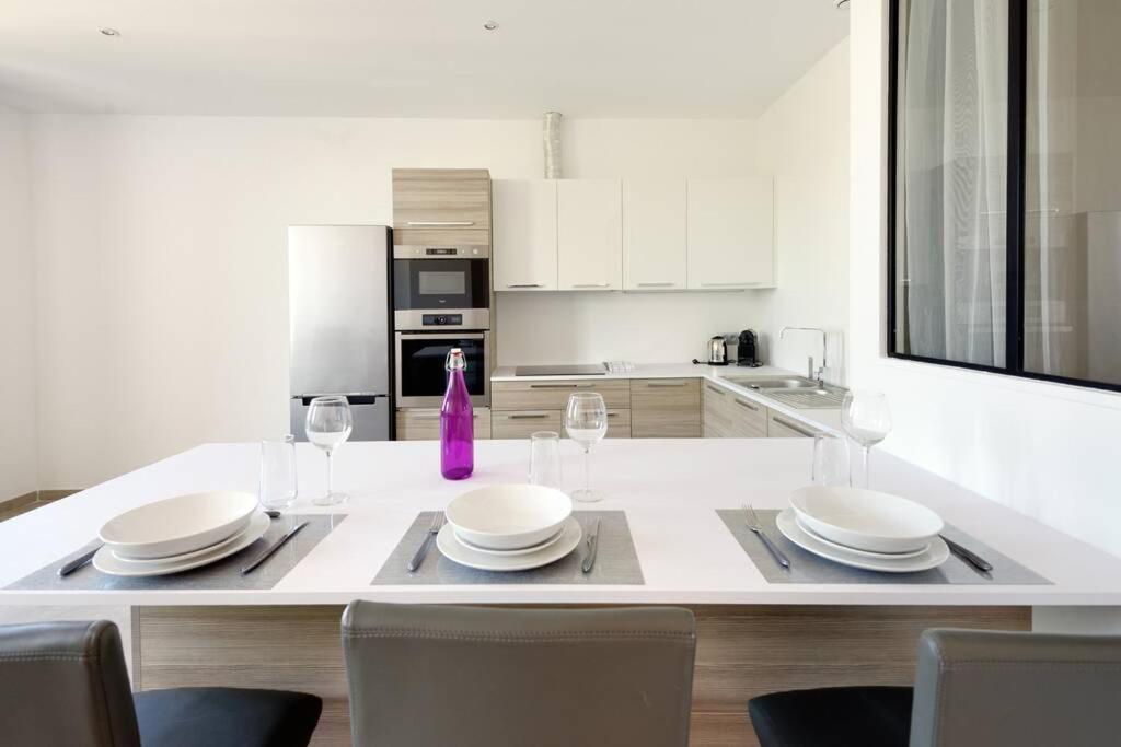 La Ciotat - Magnifique Appartement Climatise Sur Le Port Bagian luar foto