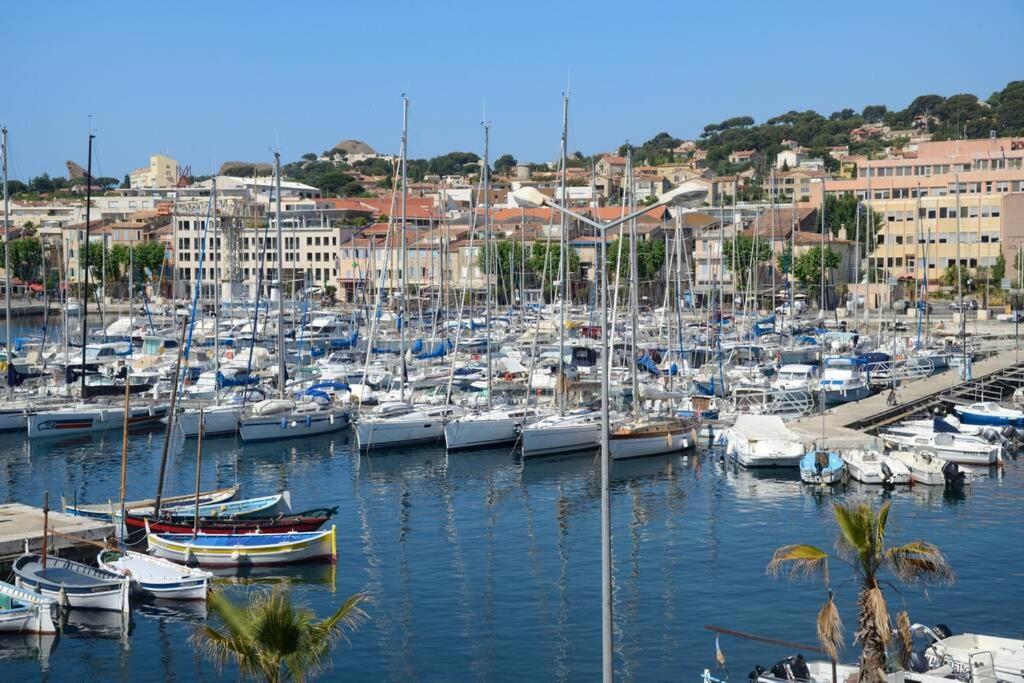 La Ciotat - Magnifique Appartement Climatise Sur Le Port Bagian luar foto
