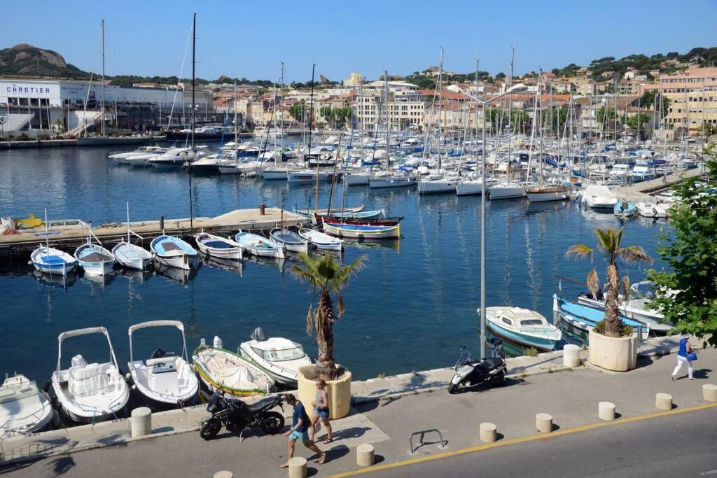 La Ciotat - Magnifique Appartement Climatise Sur Le Port Bagian luar foto